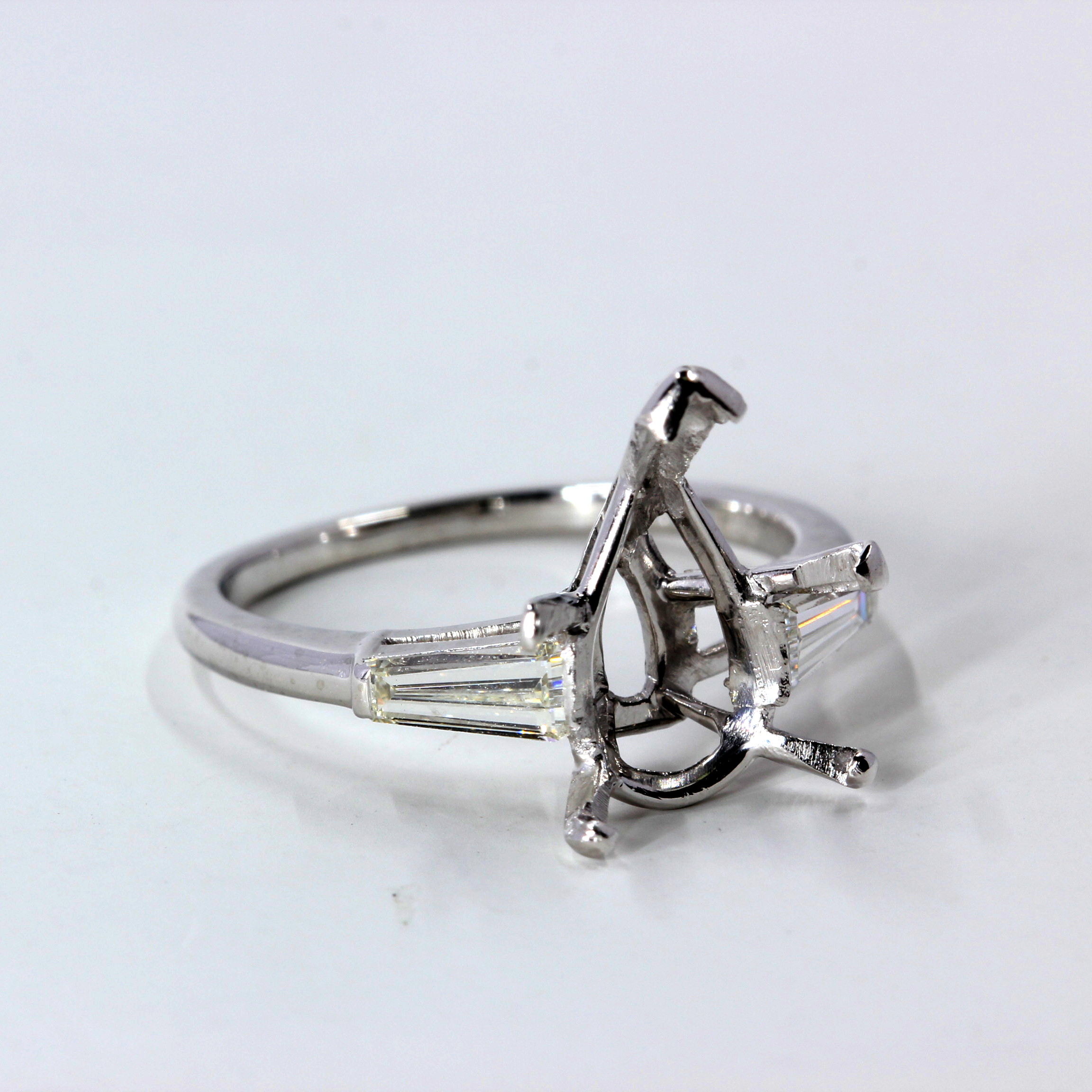 ring settings for pear shaped stones